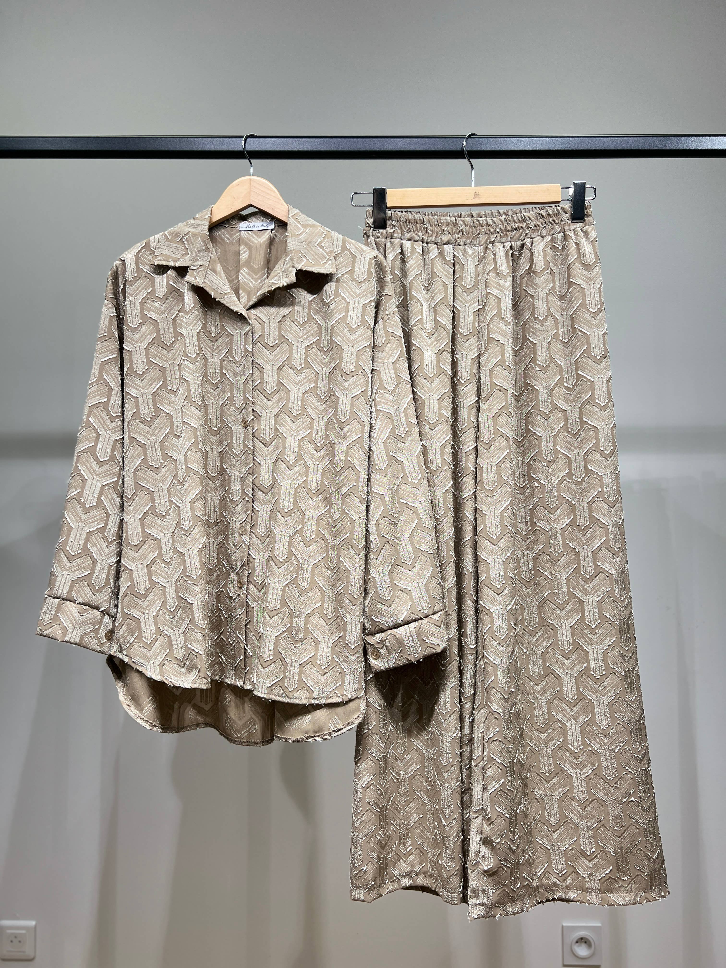 L'Emotion - Wholesale Top & Pant Set (NOT Loungewear) - Women's - Shiny Geometric Pattern Blouse and Pants Set1