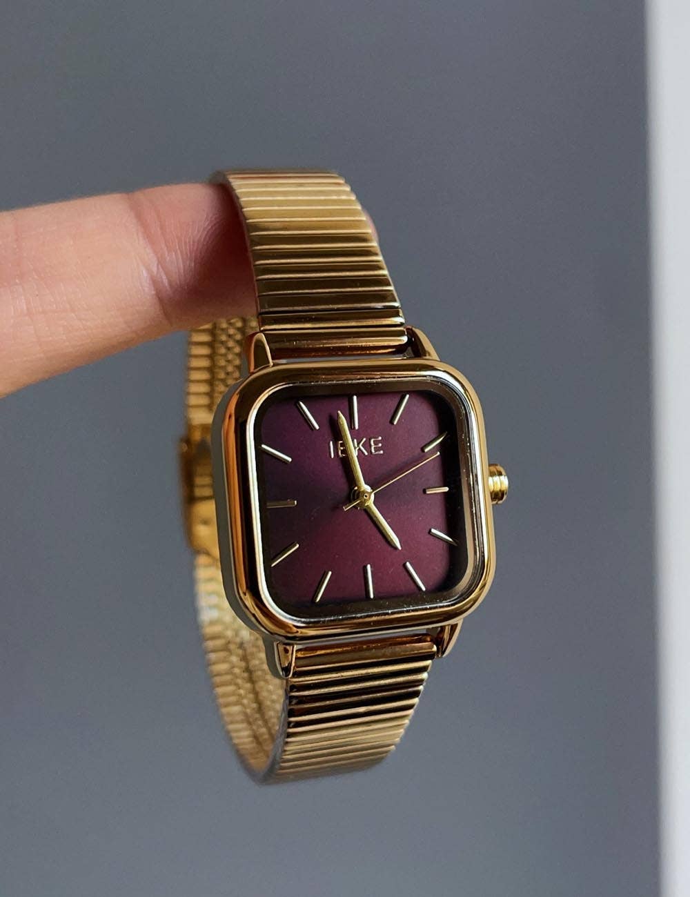 Dipped Shop - Wholesale Wrist Watch - Women's - Minimalist Geometric Dail Stainless Steel Watch DP25E4402