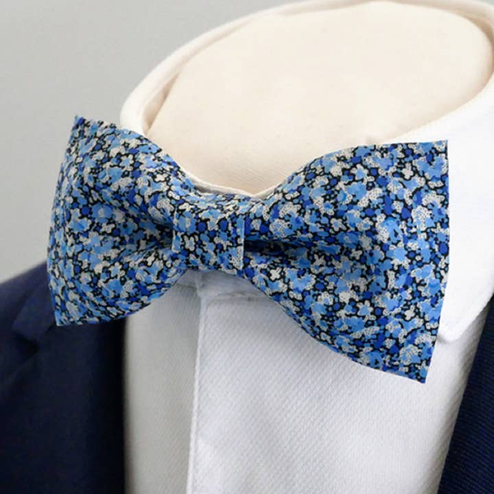 Chamonix blauwe vlinderdas van Liberty of London stof voor wholesale door WOODINY