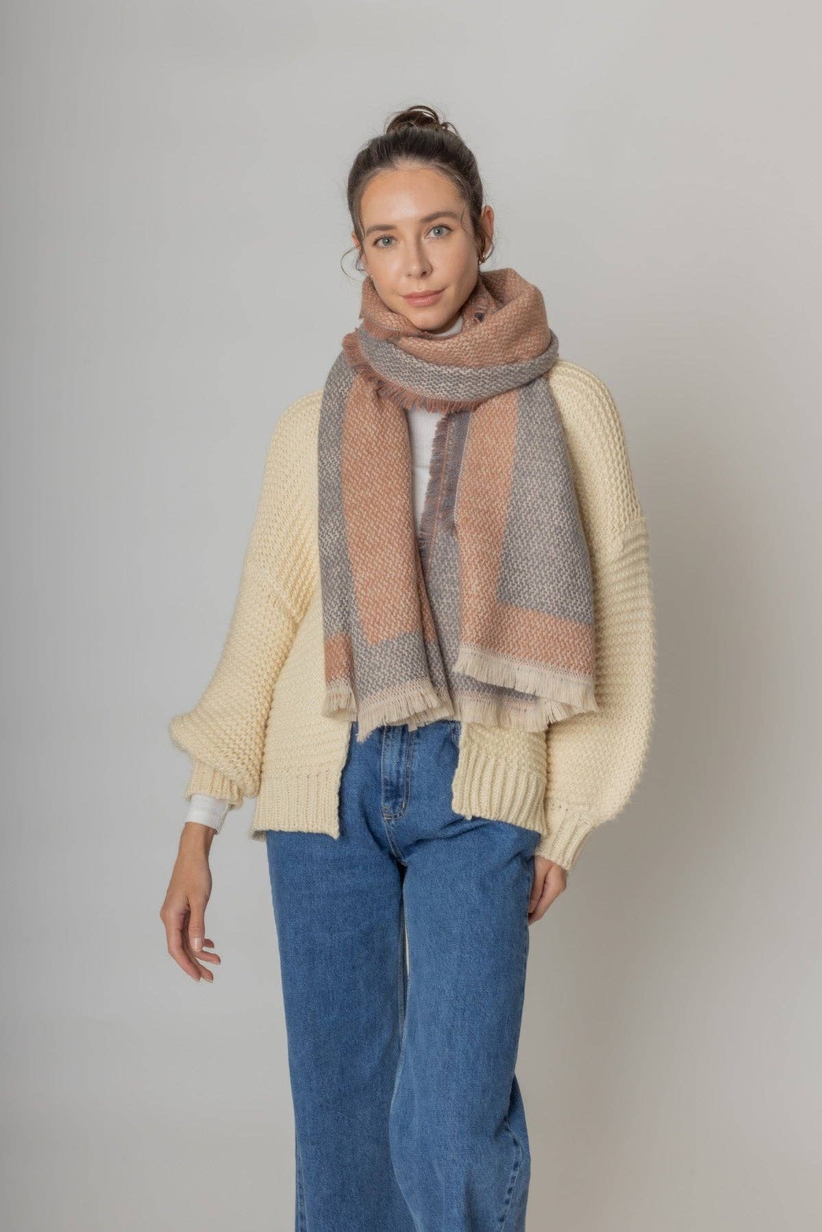 Do Everything In Love® – wholesale Scarf – Women's – Color Bordered Scarf4