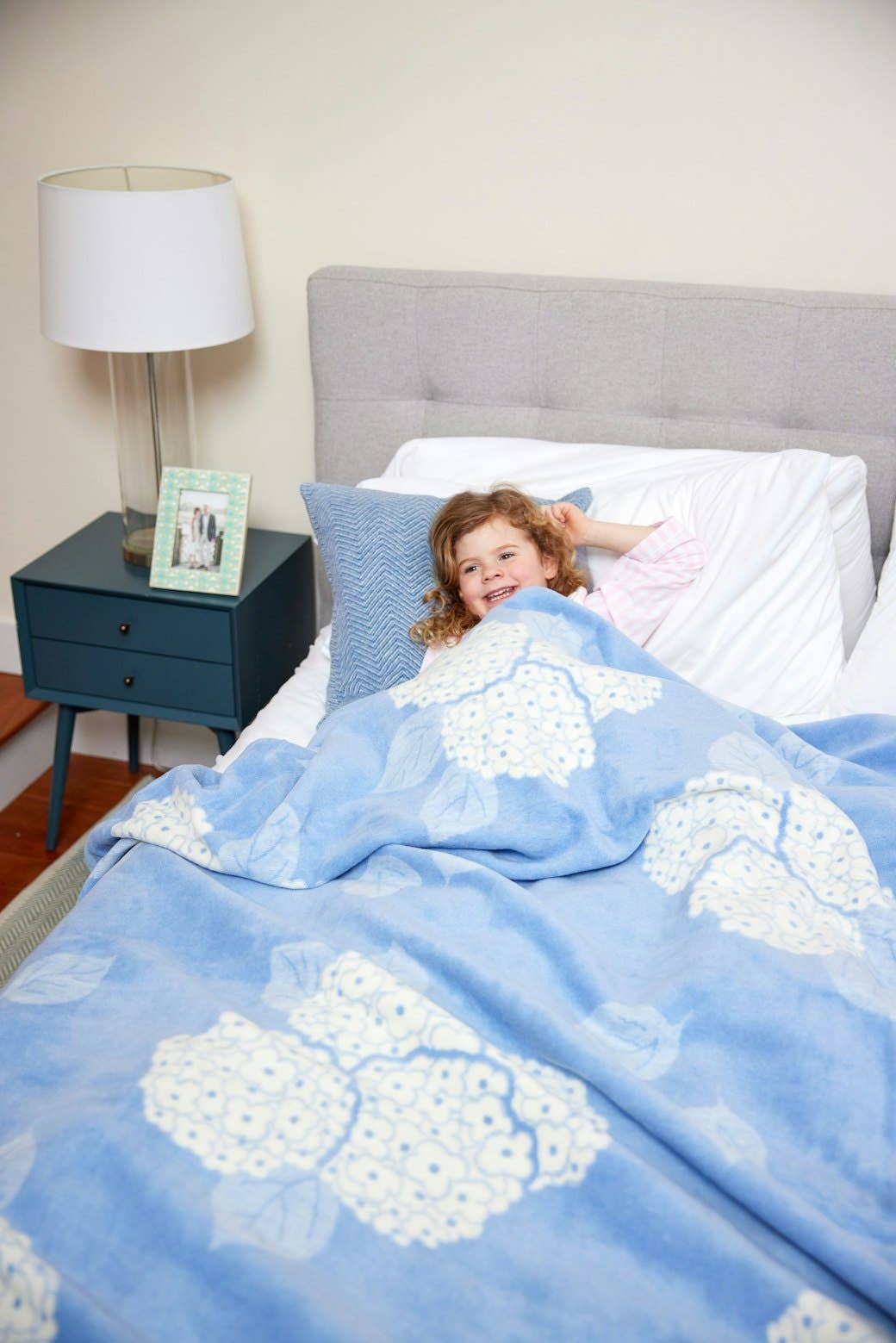 ChappyWrap - Wholesale Throw Blanket - Hydrangeas Bluebell Blanket4