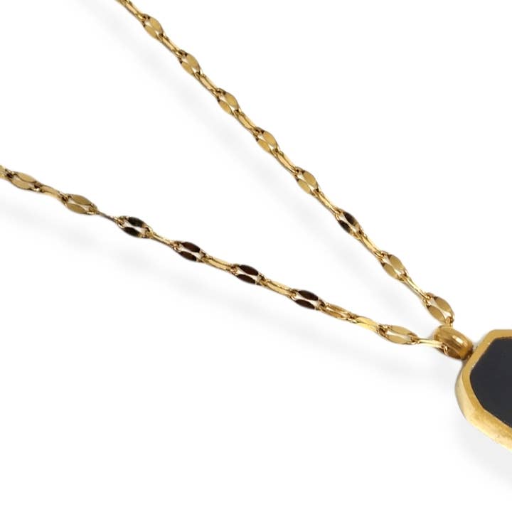 CIONDOLO IN ACCIAIO CON CATENA DORATA H-554 per la vendita all'ingrosso da parte di Mayachi