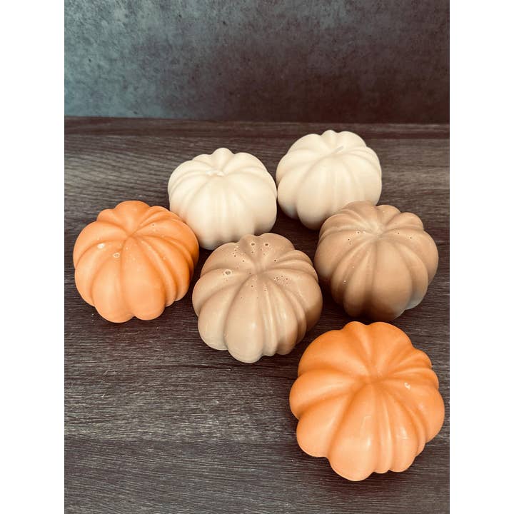 Pumpkin Shaped Organic Soy Wax Candle Set of 6 for wholesale by Karly’s Candles