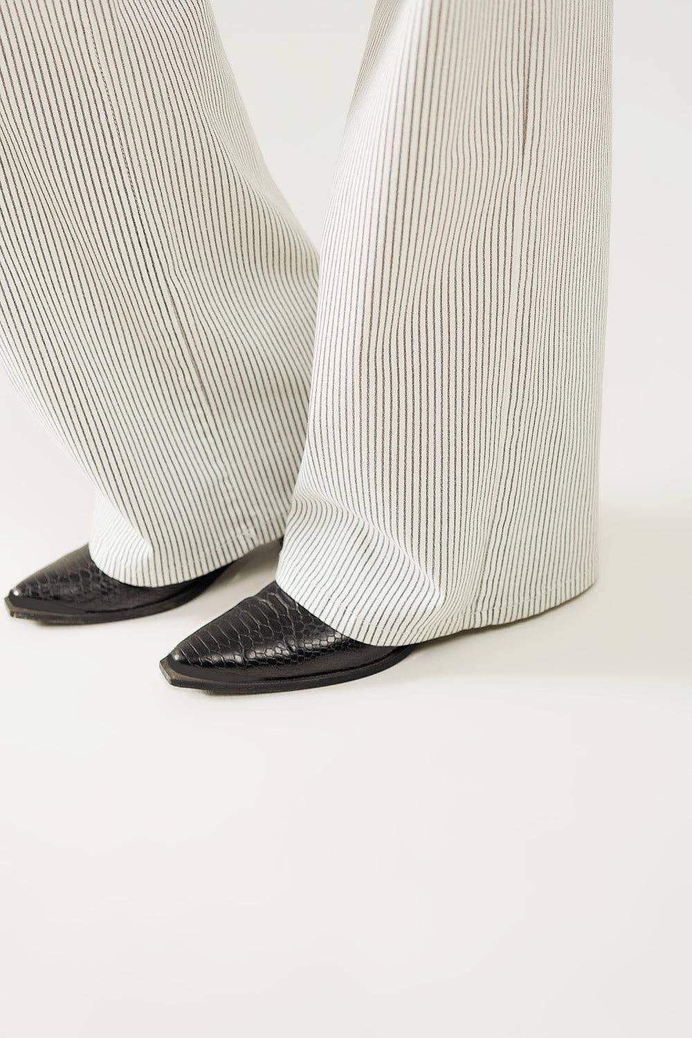 White Striped pants with a straight leg in a stretch fabric for wholesale on Faire5