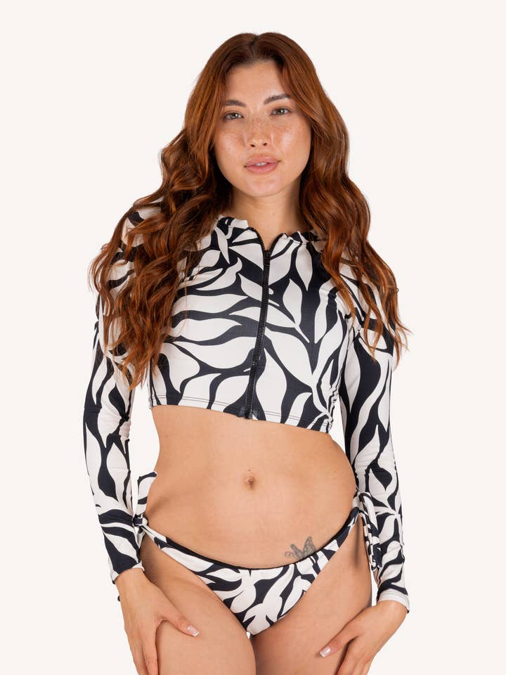 Rashguard Swim Top – Long Sleeve UPF Swimwear – Black & Whit for wholesale by POST SWIM