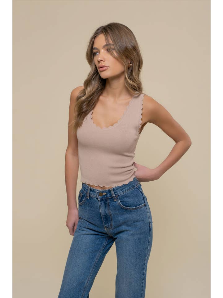 The Workshop Studio – wholesale Stickad topp - Dam – ÄRMLÖS TRÖJA MED KAMMUSSLINGSKANT STICKAD CROP TOP18