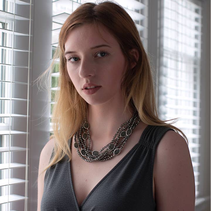 Bijoux Envie Statement Jewelry – Colar com missangas/pérolas por atacado – Colar de Pérolas com Contas de Prata | Joalharia Artesanal de Destaque1