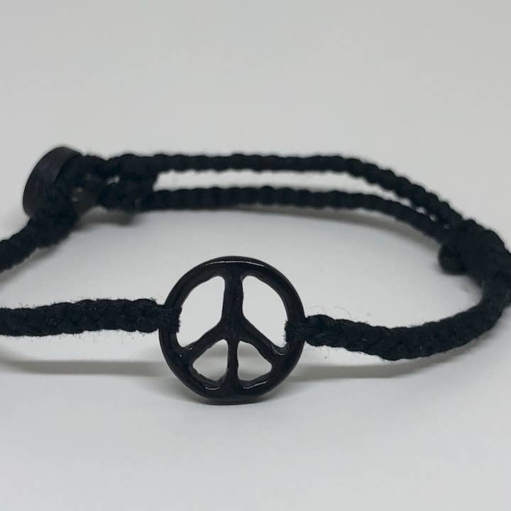Collection de bracelets en corne noire - Peace pour la vente par bali y'all