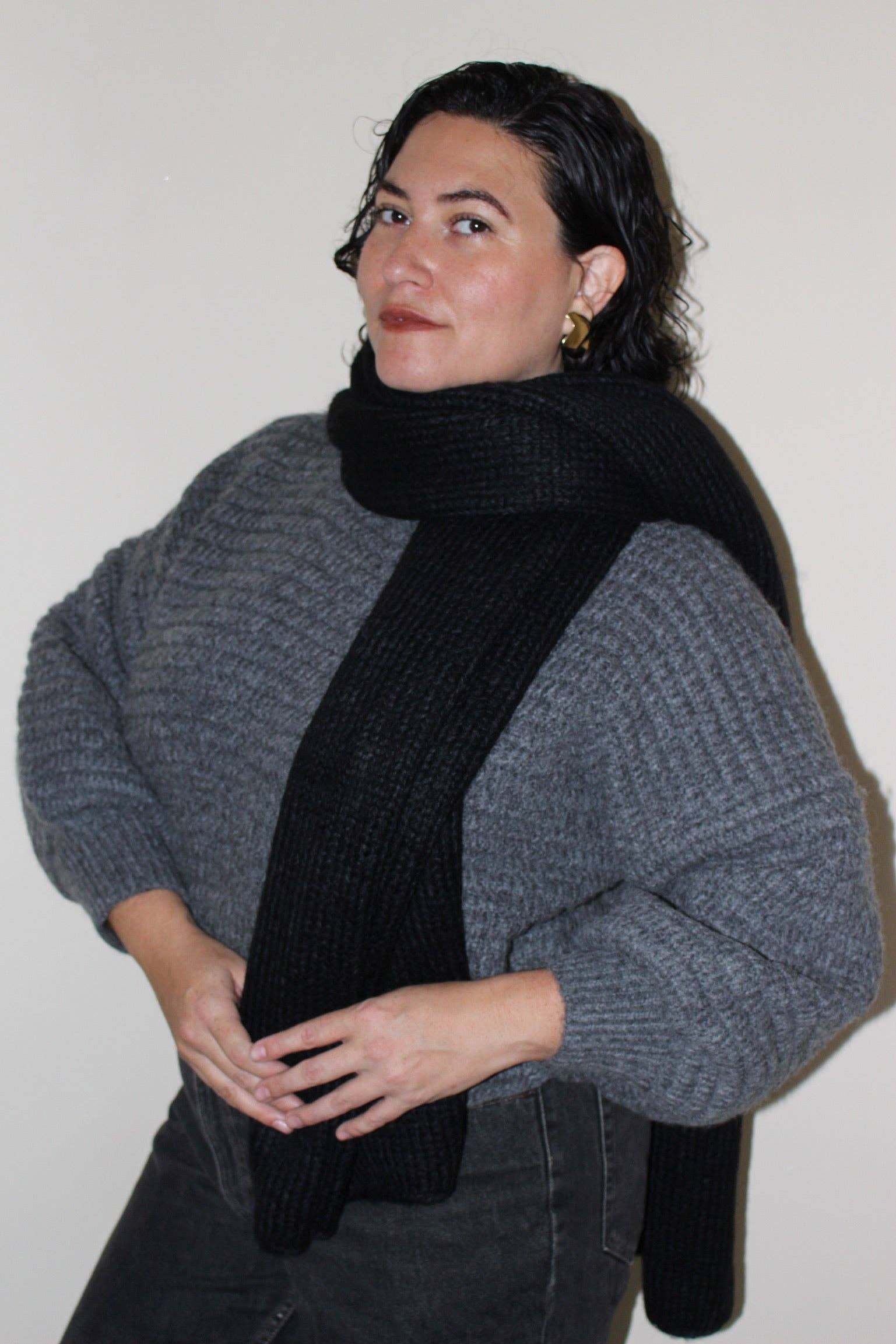 Na Nin – Großhandel Strickpullover – Damen – Romy Strickpullover aus Alpakawolle mit Ballonärmeln16