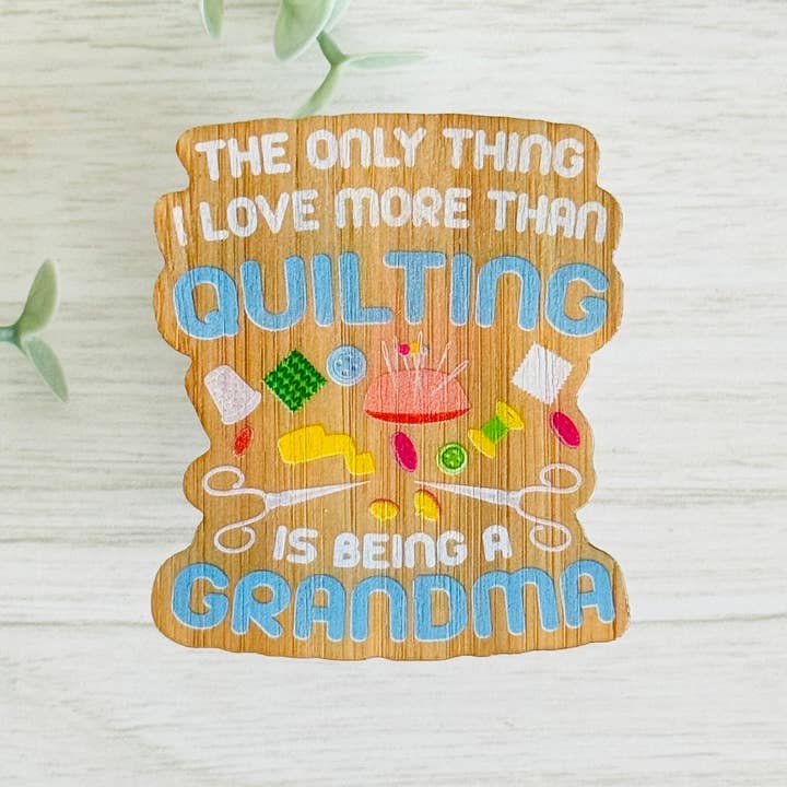 „DET ENESTE JEG ELSKER..“ Bambus træ klistermærke - syning/dyne for engroshandel hos AFK Design Co