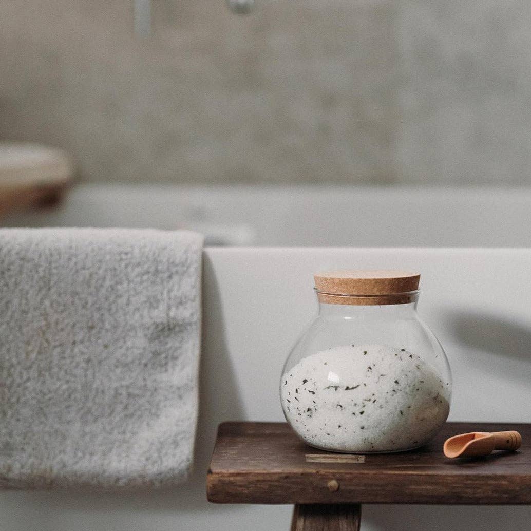 So At Nature - Wholesale Jar - Globe Glass Jar with Cork Lid and Wooden Scoop - Pallo Ske1