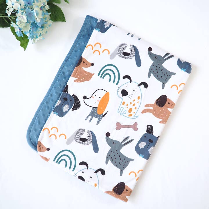 Coperta Minky per neonati e bambini piccoli - I miei migliori amici (cani) per la vendita all'ingrosso da parte di Honey Lemonade- Minky Baby Blankets and Gifts