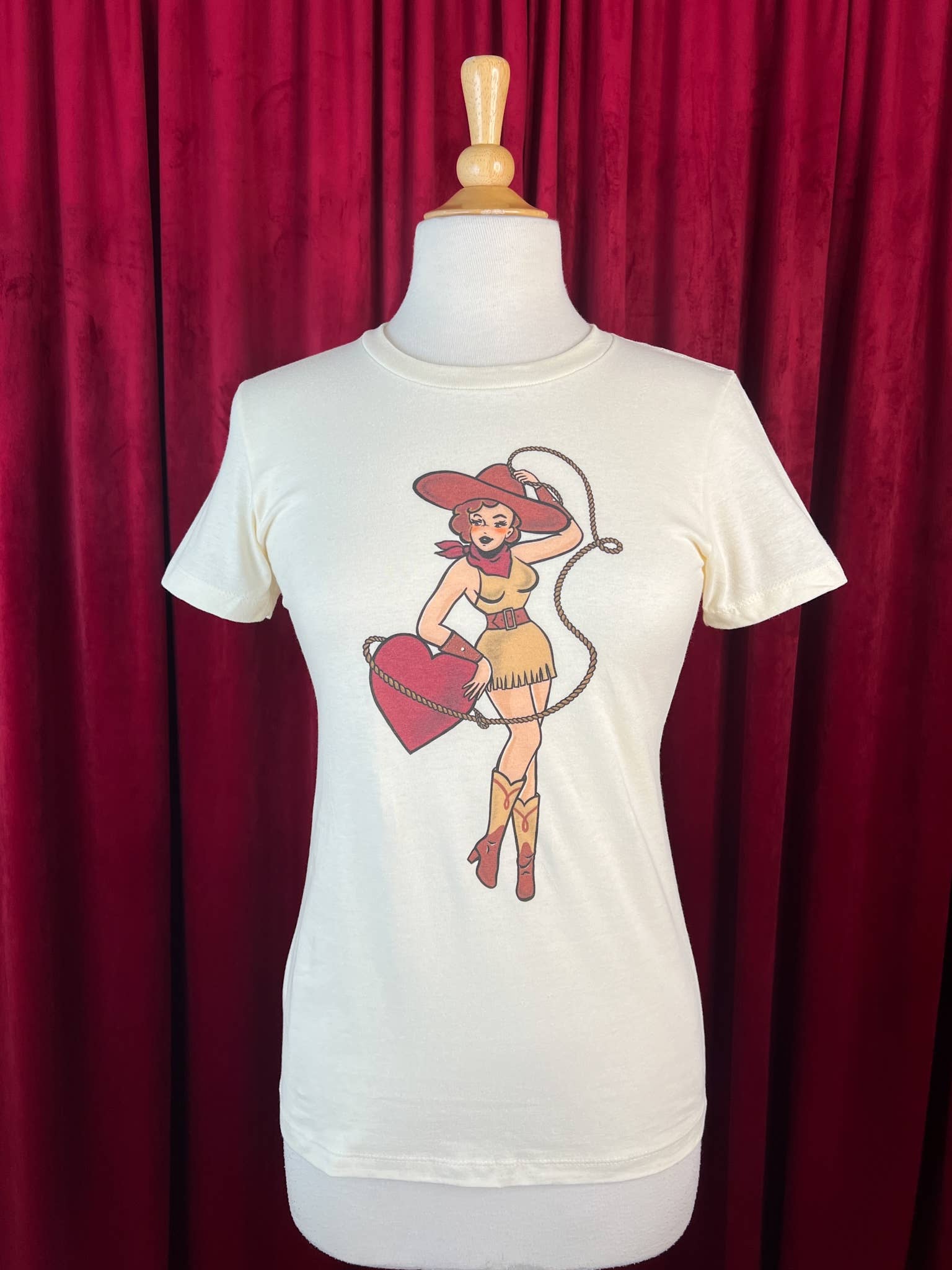 Mischief Made - Vendita all'ingrosso Maglietta stampata - Donna - T-shirt attillata Heart Bandit in avorio3