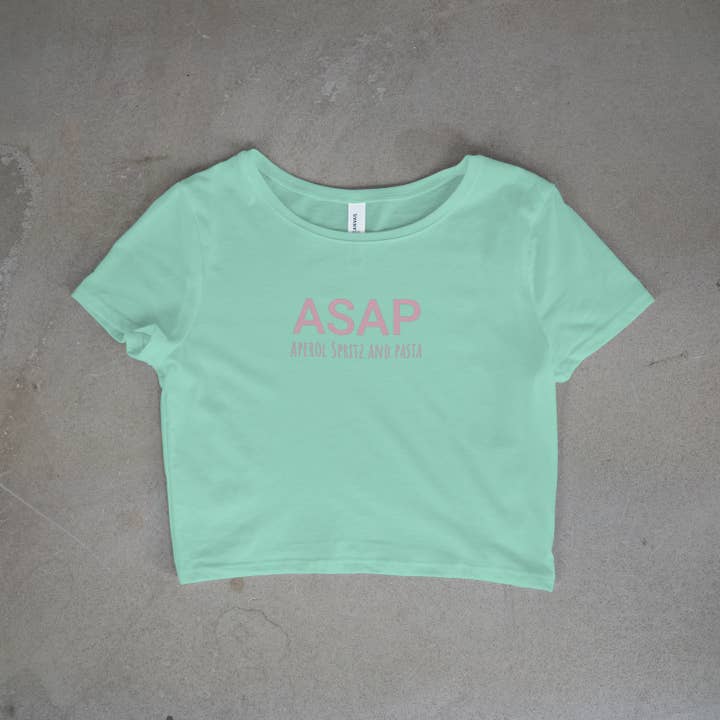 Feel Good Prints – wholesale T-shirt (graphic) – unisex – Aperol Spritz and Pasta Funny Crop Top T-shirt4