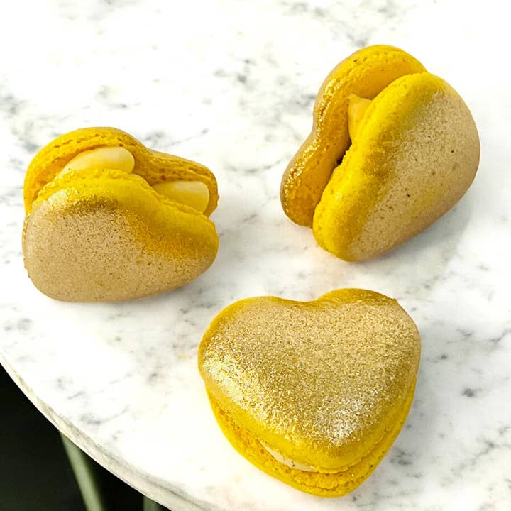 macaron centrale - Wholesale Cookie - Gold Heart Macarons 3