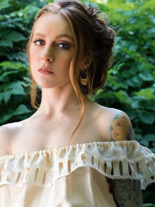 boucle d'oreille mezzaluna pour la vente par Zahavah Jewelry