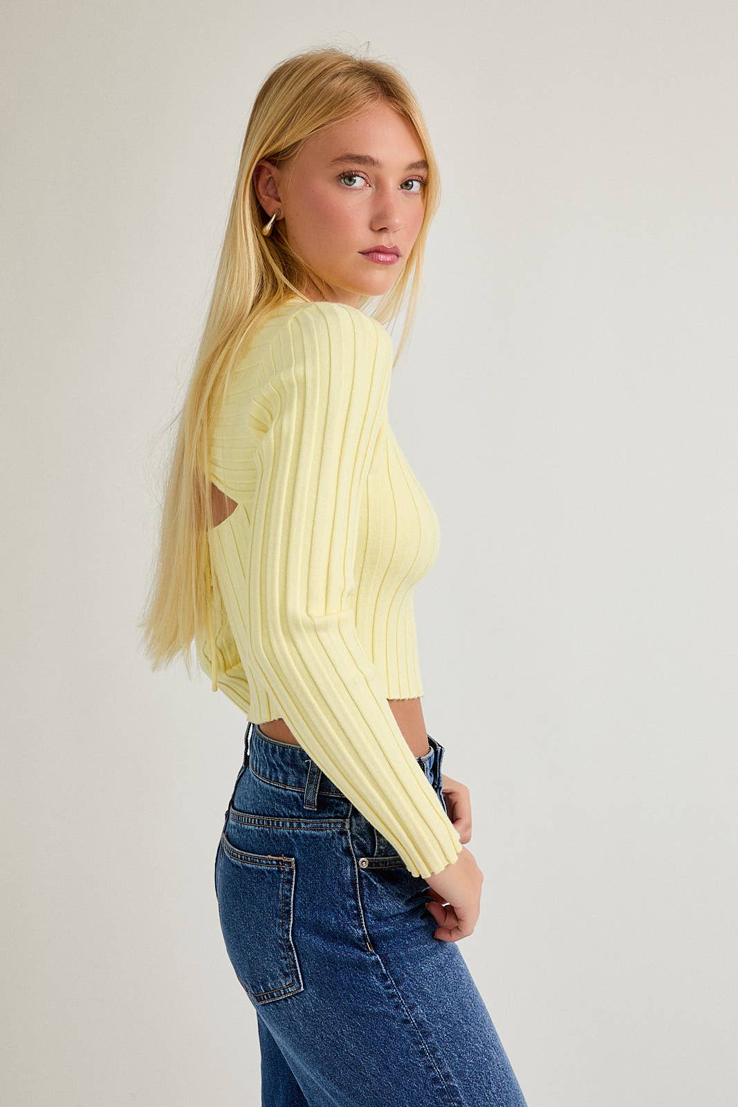 LE LIS - Wholesale Blouse - Women's - BACK SHIRRING LONG SLEEVE TOP14