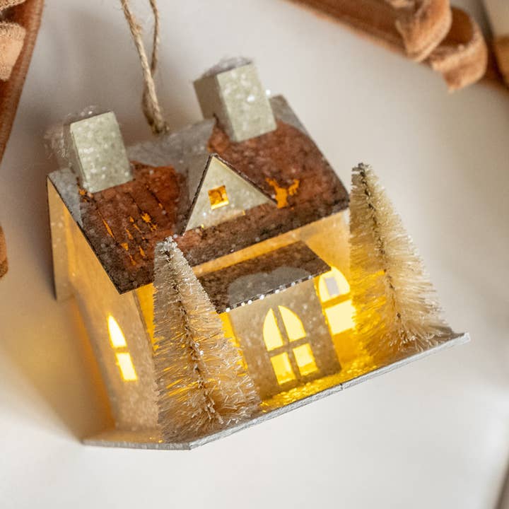 ORNAMENTO CASA ILLUMINATA MURRAY per la vendita all'ingrosso da parte di Ragon House