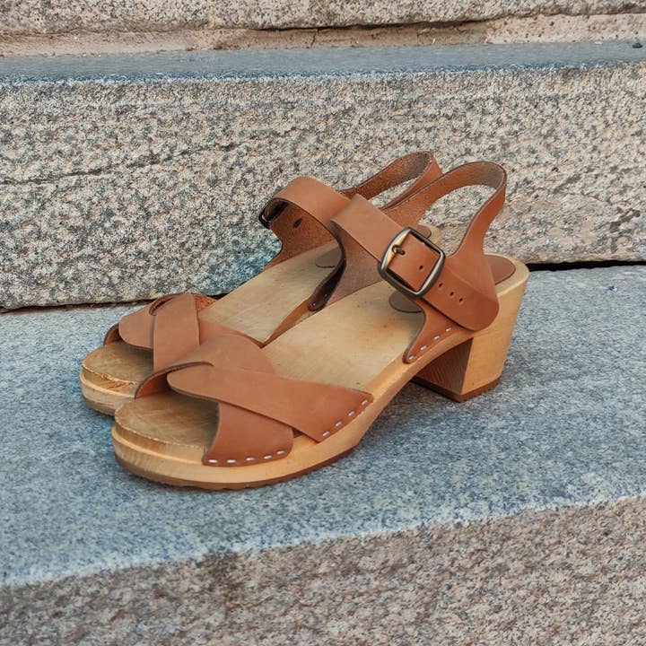 SWED2WALK – Engroshandel sandal - Dame – Træsko sandaler NOVA - brunt læder - høj træsål