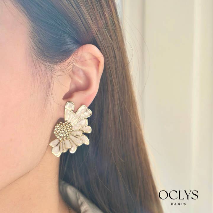Orecchini pendenti a mezza fiore in acciaio inox dorato per la vendita all'ingrosso da parte di Oclys