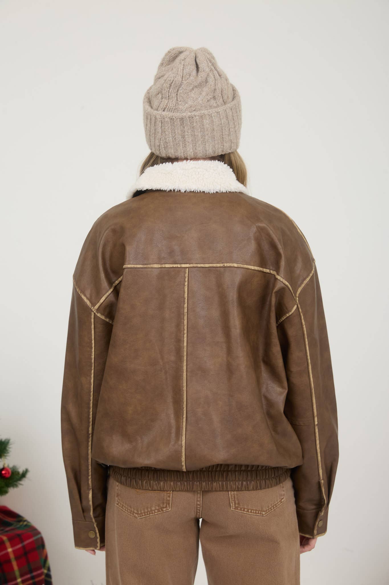 Blu Pepper - Wholesale Jacket - Women's - FAUX LEATHER SHEARLING COLLAR ZIP-UP JACKET7