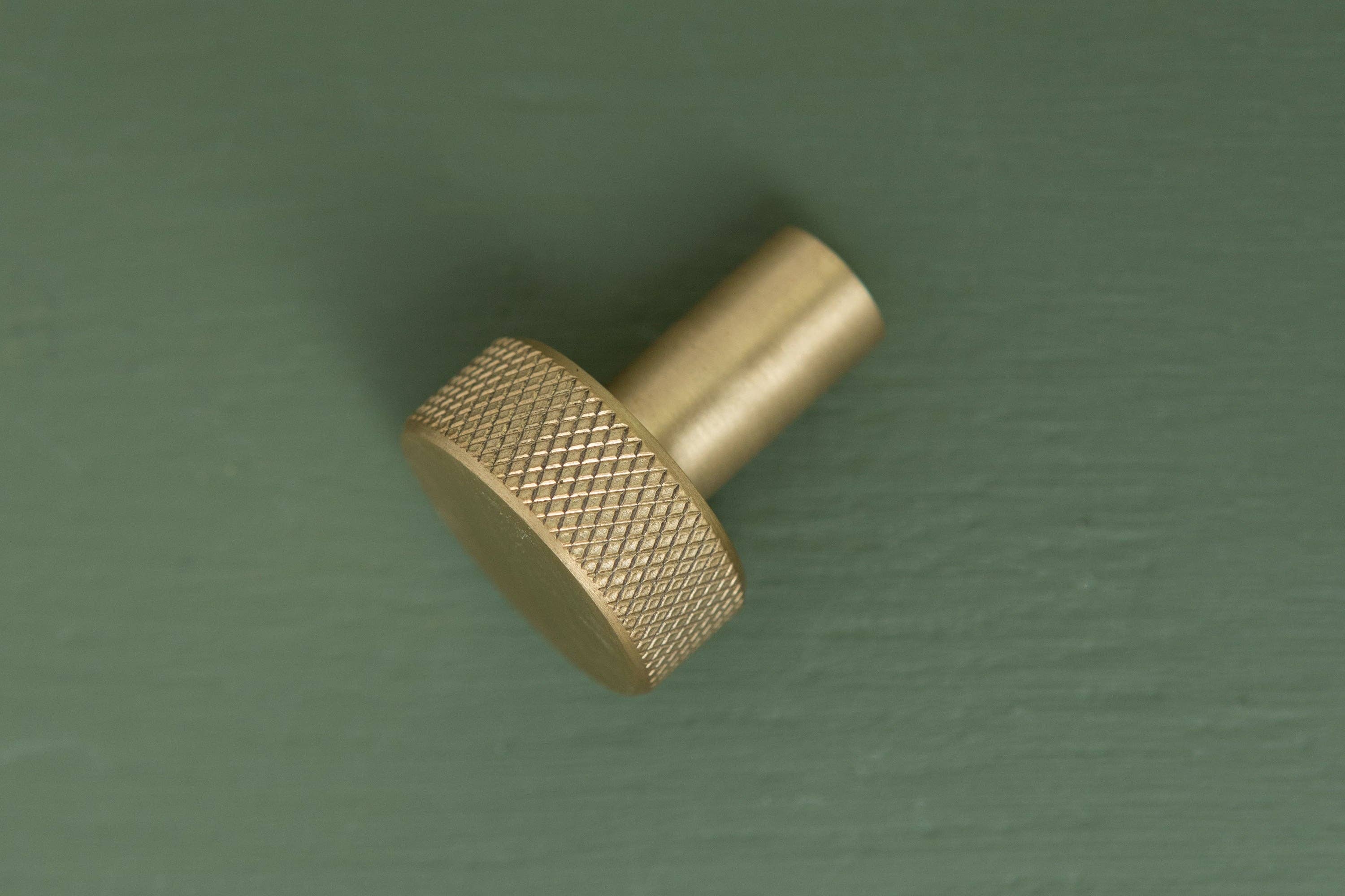 Brass bee - Wholesale Knob/pull - APIDAE Solid Brass Knurled Pull Handles & Knobs - Satin Bras6