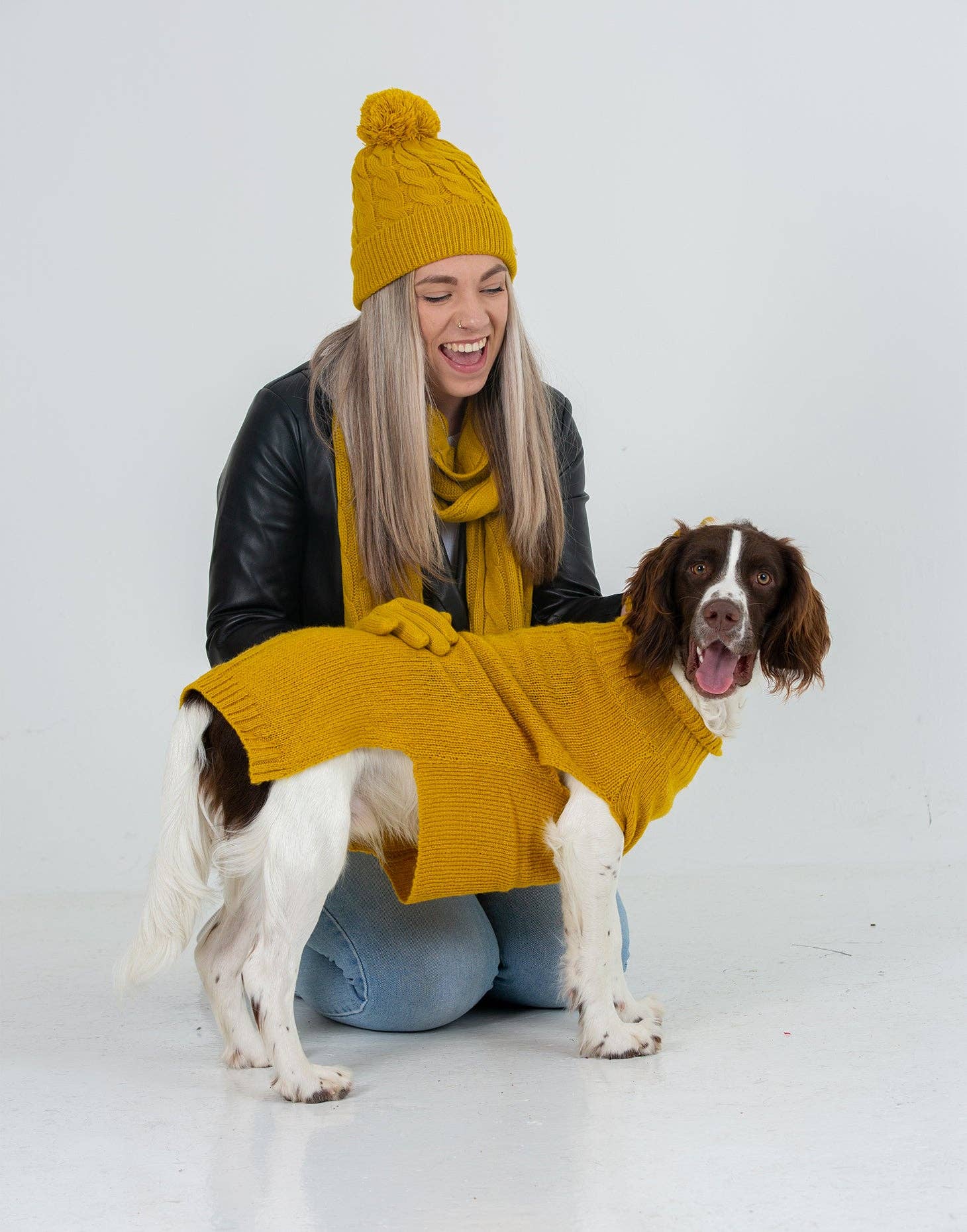 Frankie and Dottie's – Großhandel Beanie – Damen – Gestrickte Bommelmütze6