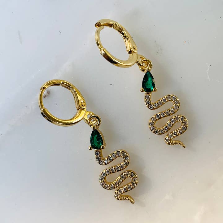 Til din kærlighed Emerald Snake Huggies for engroshandel hos House of Au.ORA