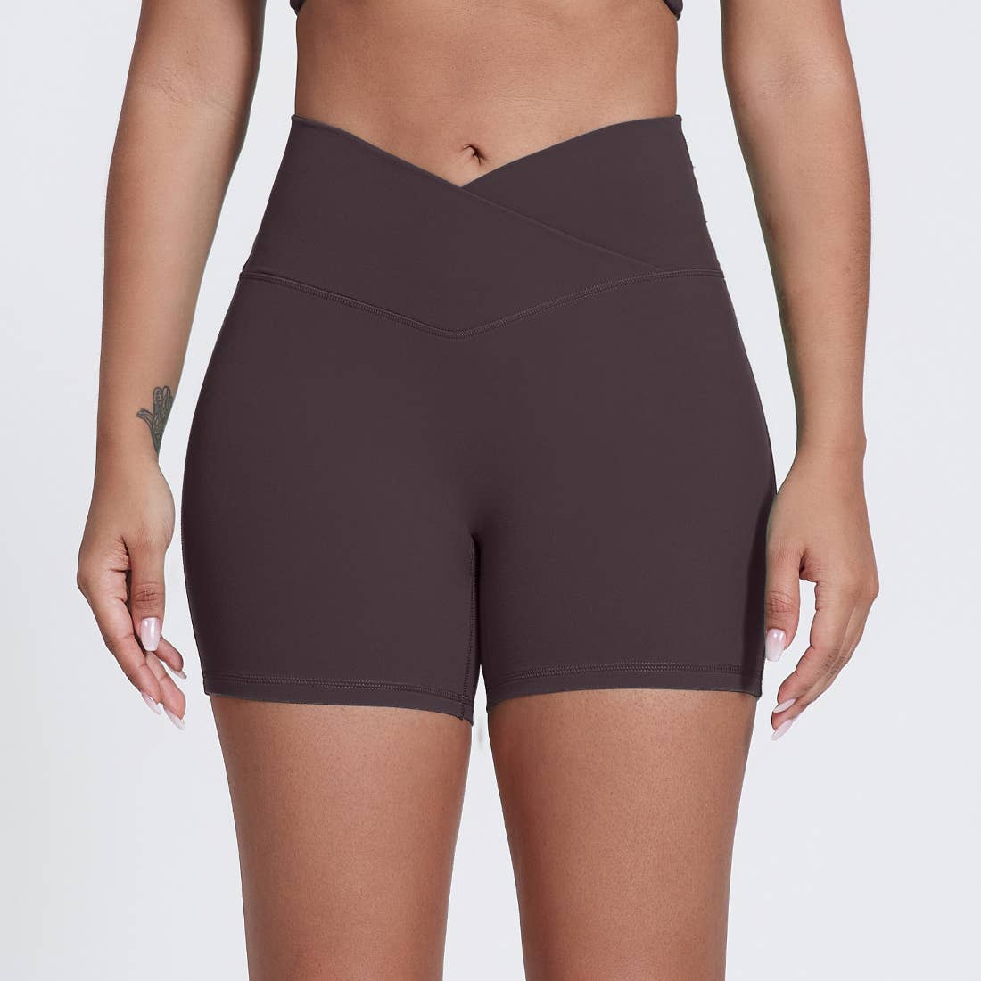 Sodalemon – Großhandel Sport-Shorts – Damen – Damen V-Cross Po-liftende Sport-Yoga-Shorts2