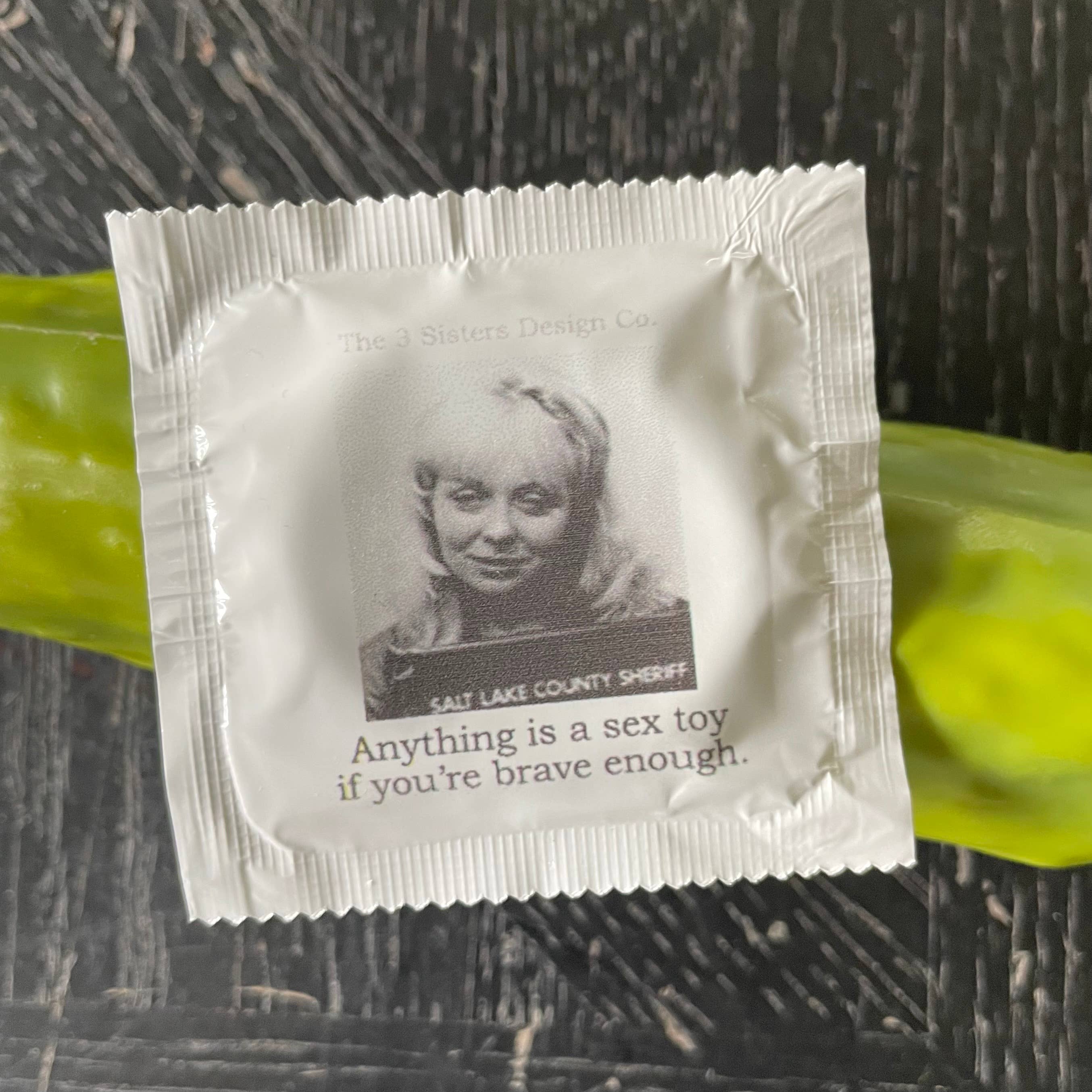 The 3 Sisters Design Co. - Vendita all'ingrosso Contraccettivo/preservativo - Preservativi BIG HOUSE, tutto può essere un sex toy se hai il coraggio...