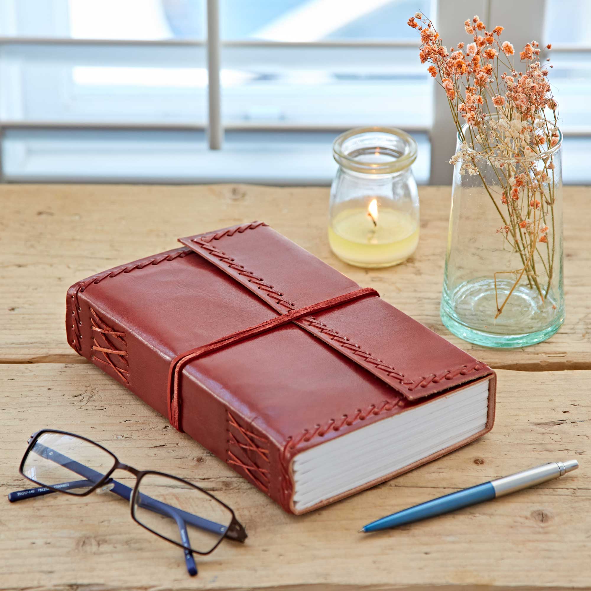 The Paper High Gift Company Limited – Großhandel Tagebuch – Handgefertigtes Tagebuch-Notizbuch aus distressed genähtem Leder1