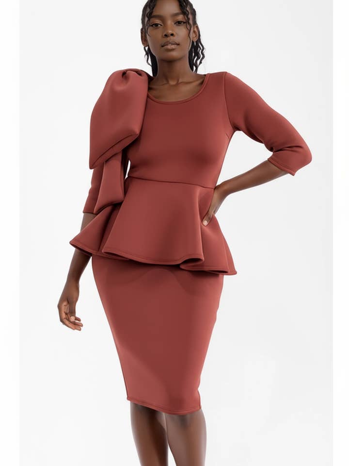 MIDI À ÉPAULES DÉNUDÉES AVEC FERMETURE ÉCLAIR AU DOS pour la vente par J2 FASHION