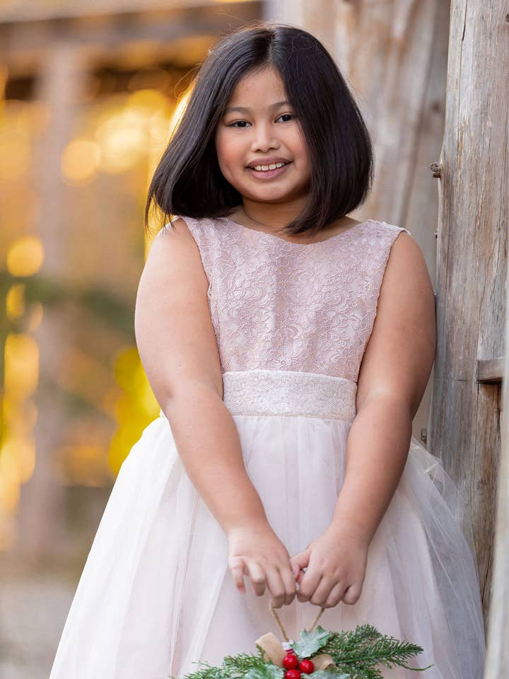 Kid's Dream - Vendita all'ingrosso Vestito - Bambini - Abito Senza Maniche in Pizzo con Paillettes, Schiena a V e Fiocco per Ragazze3