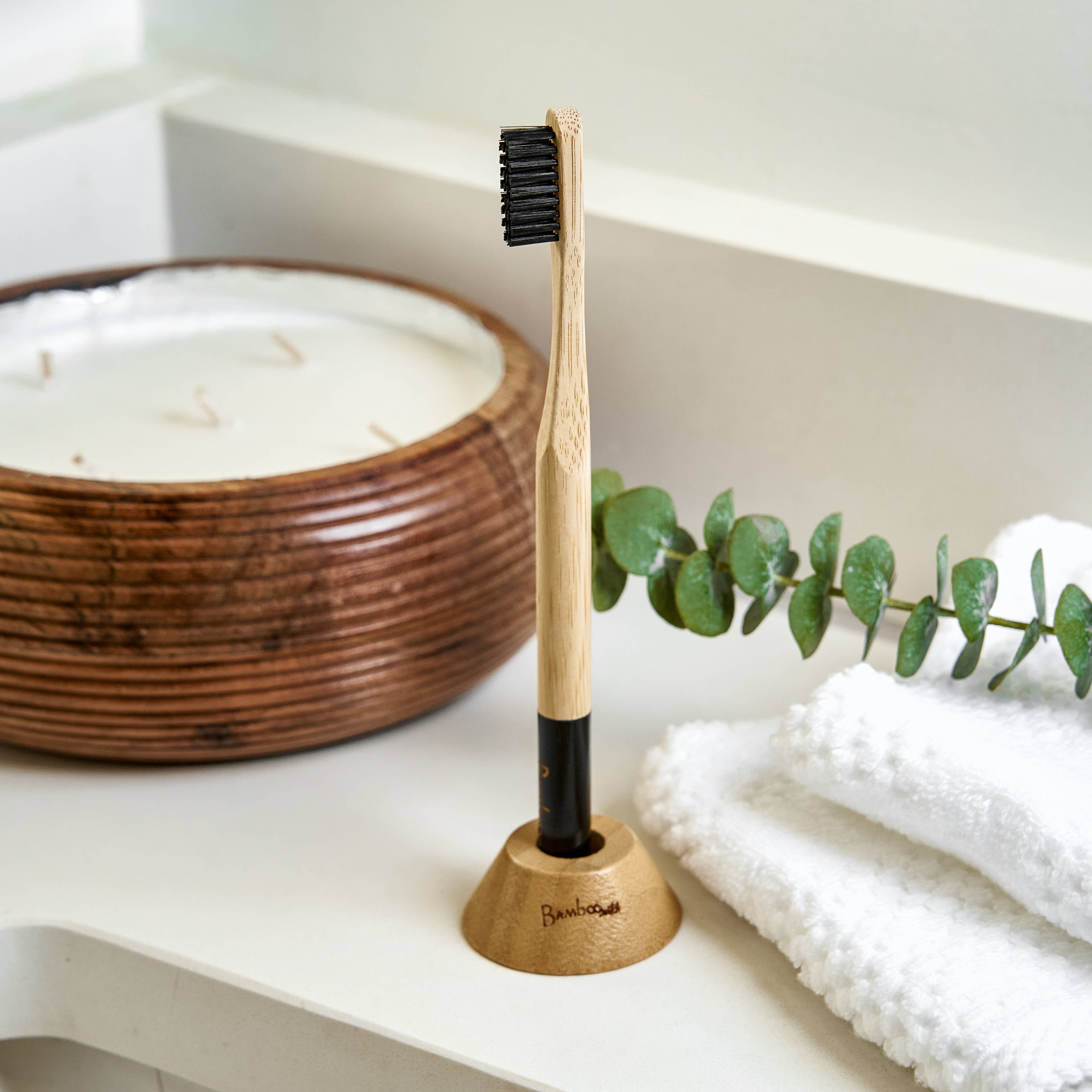 Bamboo Switch - Vendita all'ingrosso Portaspazzolino - Portaspazzolino in bambù ecologico2