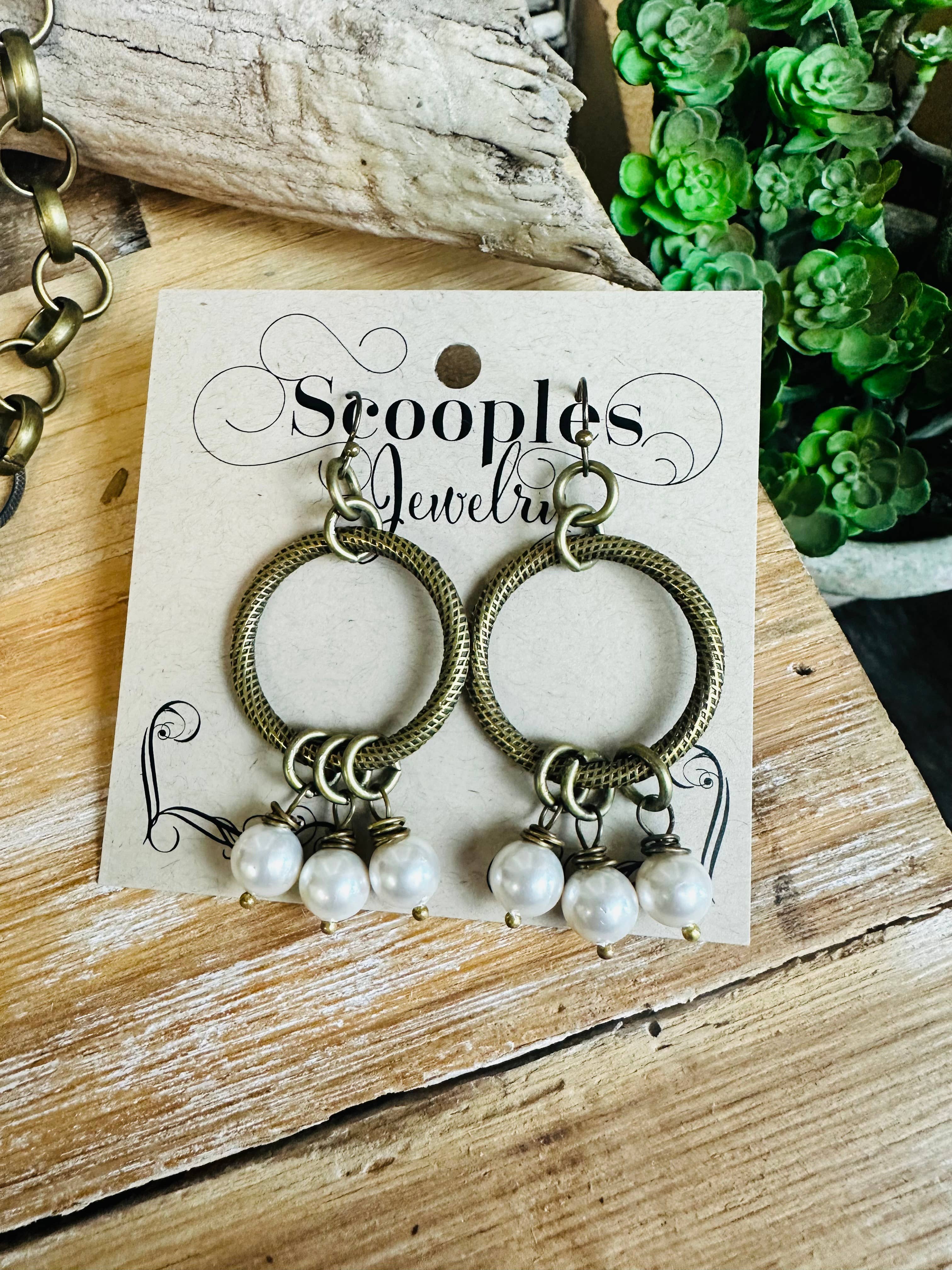 Scooples Jewelry - Wholesale Link & Chain Necklace - Chained Pearl. Neck1