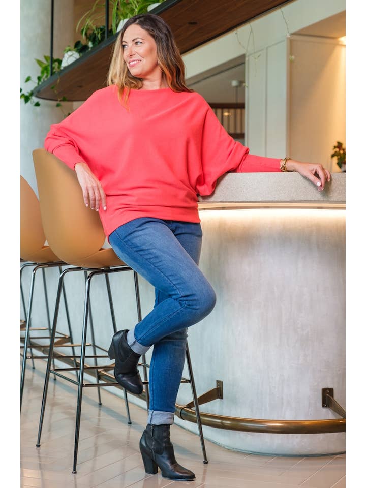 TINA Stephens Italy/Tees By Tina – Großhandel Strickpullover – Damen – Mylah Seriously Weicher Fledermaus-Pullover (BLS413)57