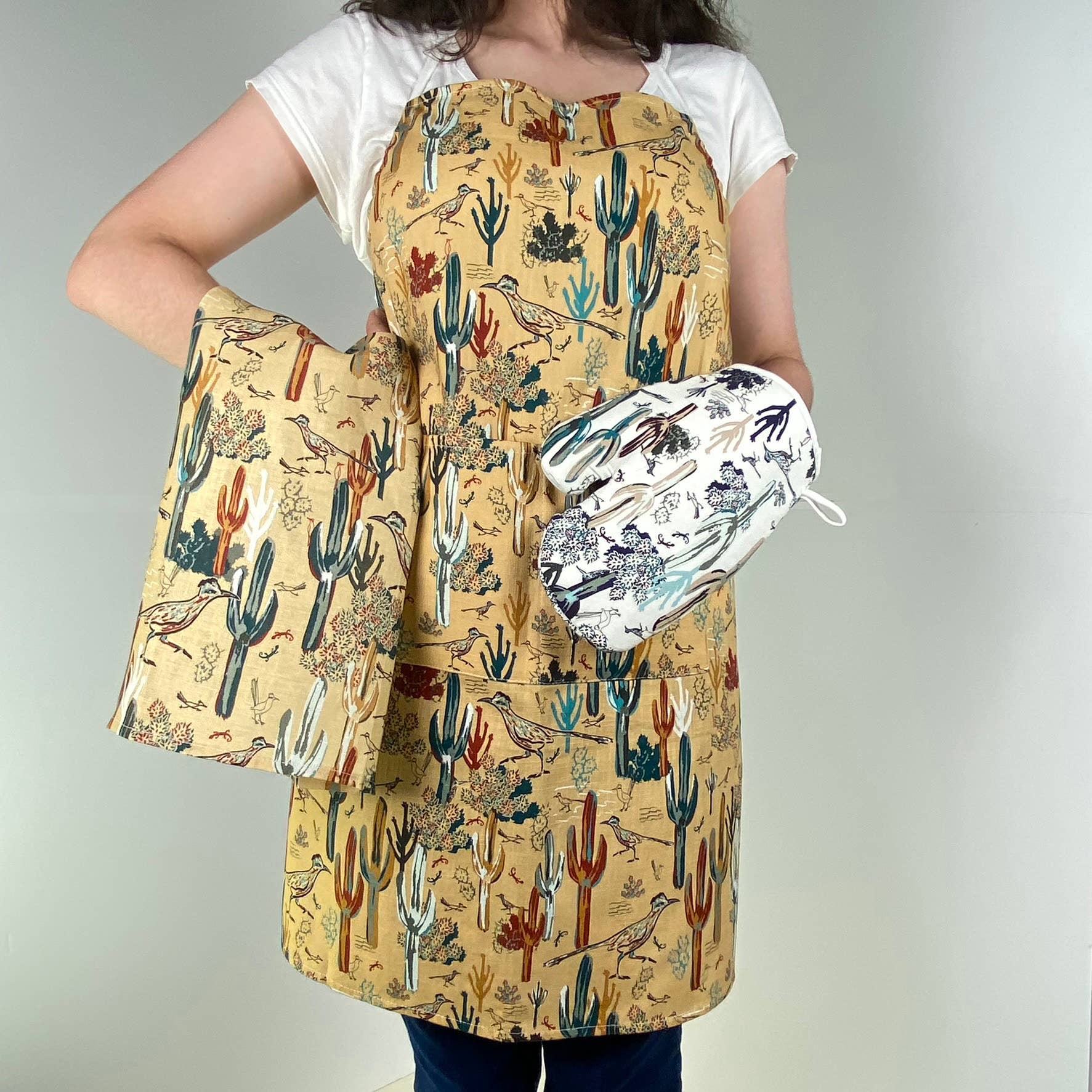 Cher the Fire - Wholesale Apron - Cotton Apron, Roadrunner's Quest - Southwest Gold3