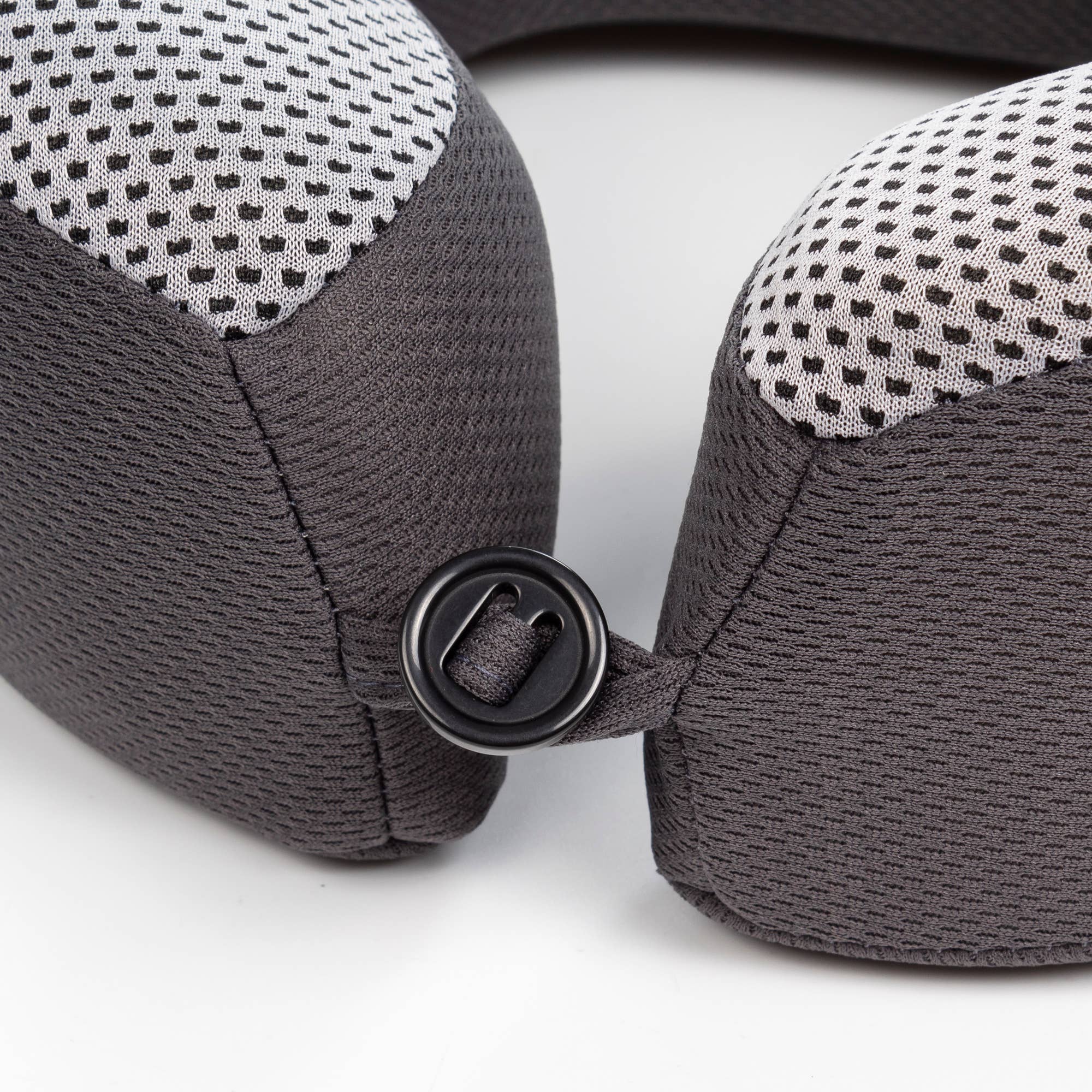 FIRENZE ARTEGIANI - Wholesale Travel Pillow - Viscoelastic travel pillow, memory effect, breathable.11