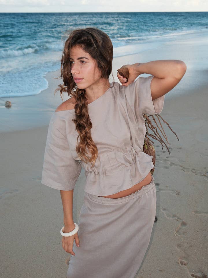 WUESTE - Wholesale Blouse - Women's - Anita Relaxed Linen Top with Belt6