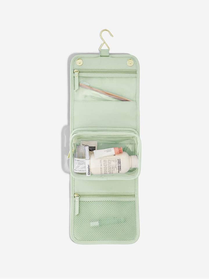 Kleiner hängender Waschbeutel in Salbei für den Großhandel von Stackers