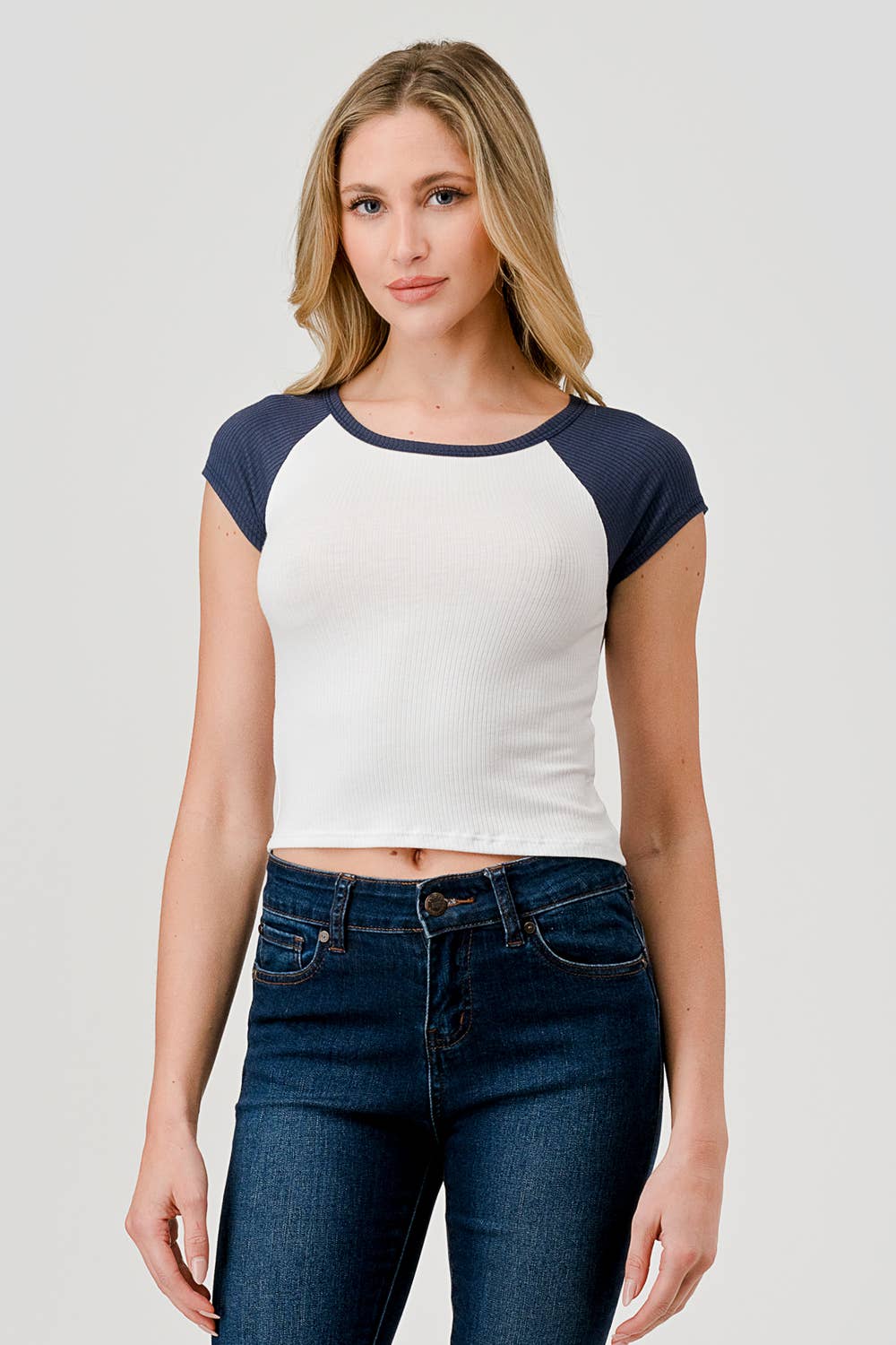 Hashttag - Wholesale T-shirt (Zonder tekening) - Dames - T-SHIRT MET KORTE PASVORM EN RAGLAN-BASEBALL9