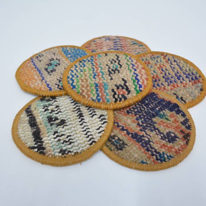 Håndlavet Glas- & Tæppeunderlagssæt for engroshandel hos Kilim Pillow Decors