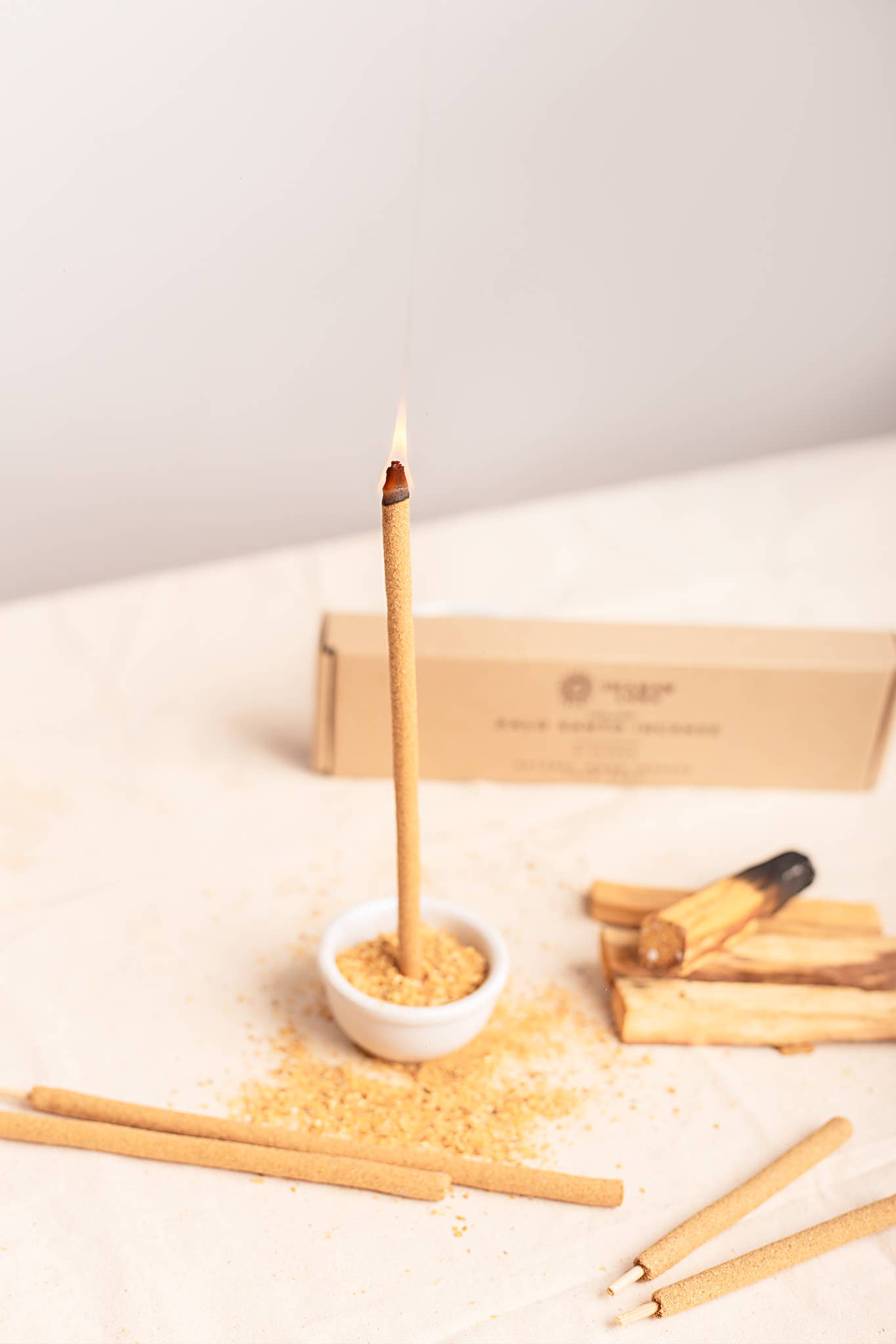 Zoe Artcrafts Corp. – Engroshandel Røgelse – Røgelsespinde af Palo Santo fra Peru, 1 stk. naturlig røgelse til rensning1