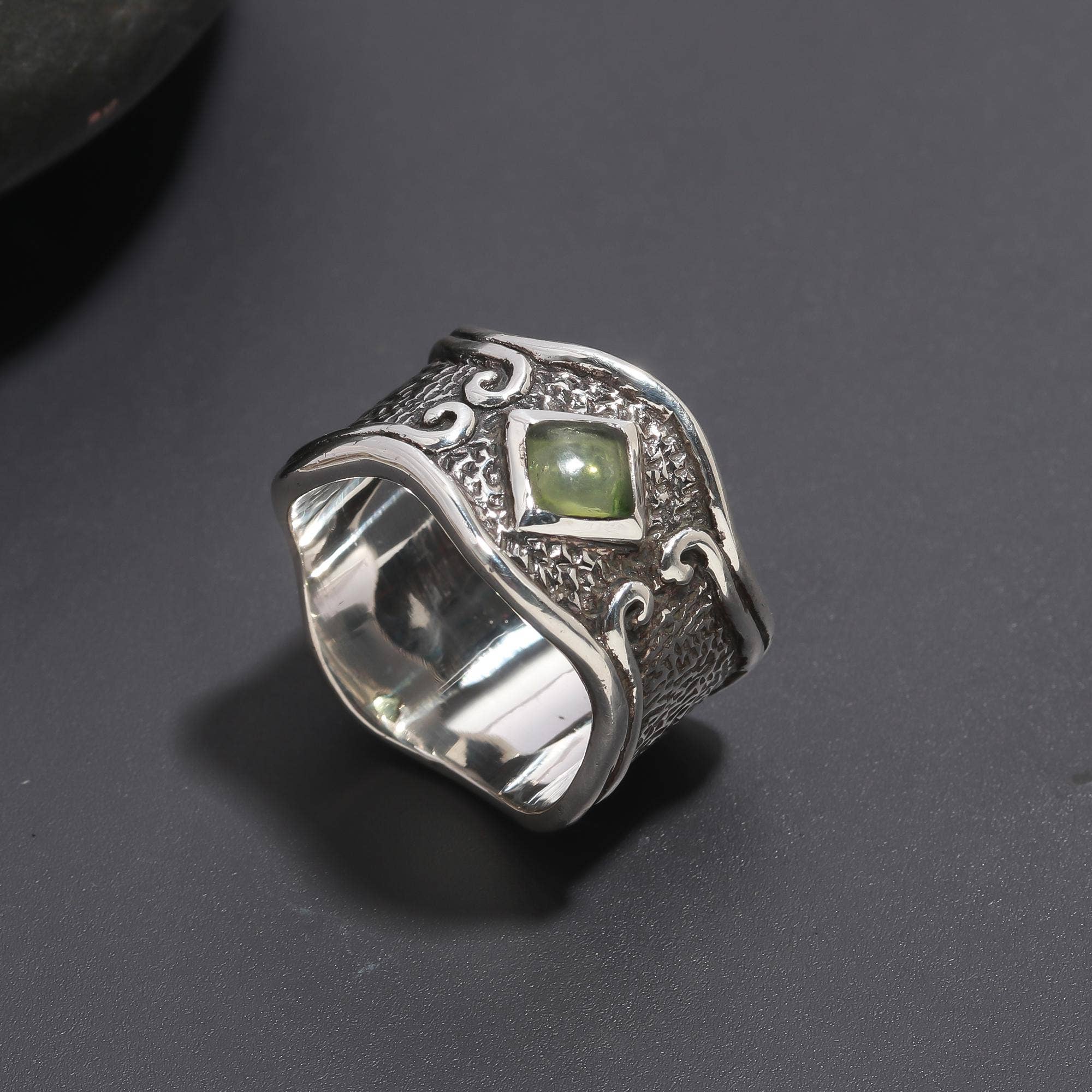 AG 925 JEWELLERY – wholesale Cocktail/statement ring – 925 Silver Antique-Style Textured Ring0