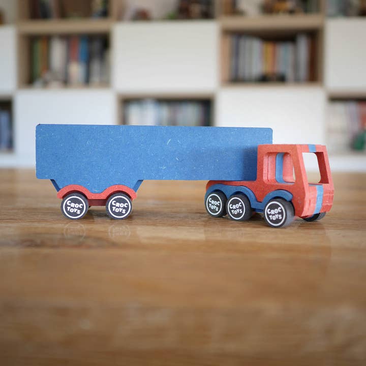 Croctoys - Wholesale Toy Car/Truck - Kids - Wooden vehicle construction kit: REMY, the semi1