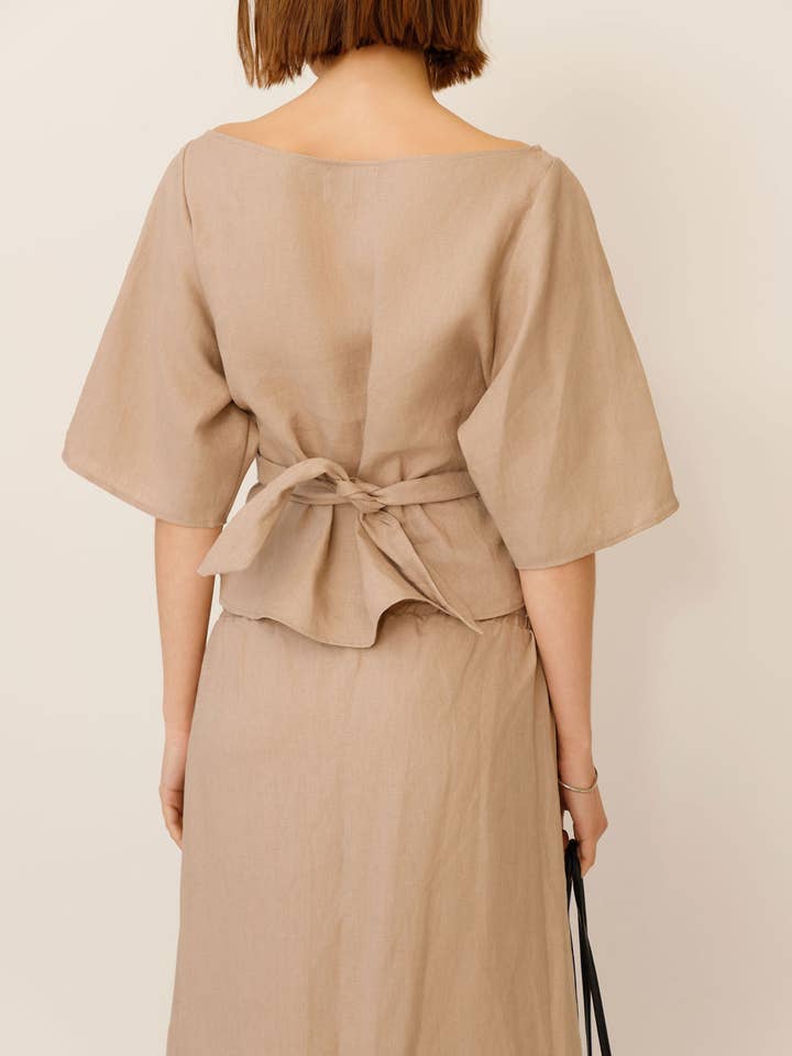 WUESTE - Wholesale Blouse - Women's - Anita Relaxed Linen Top with Belt3