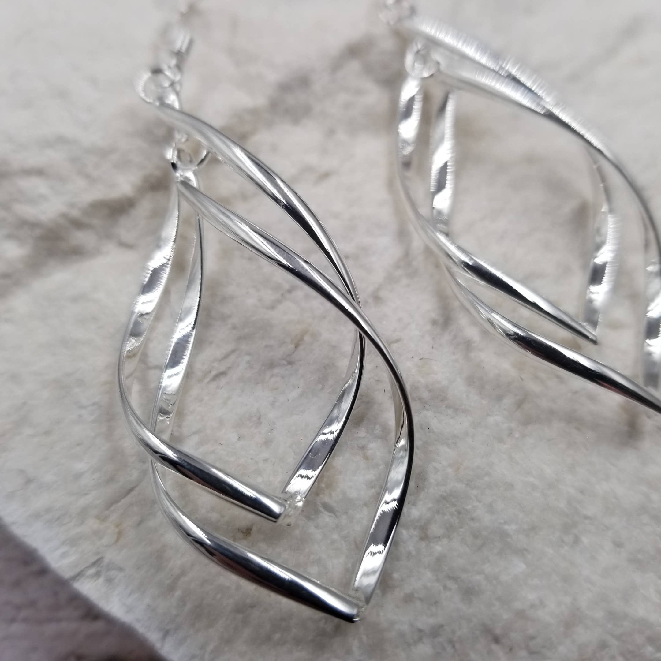 Treasure Wholesale - Wholesale Dangle Earrings - Abstract Geometry Silver Earrings1