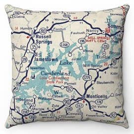 Coussin à cartes du lac Cumberland, Kentucky pour la vente par Daisy Mae Designs