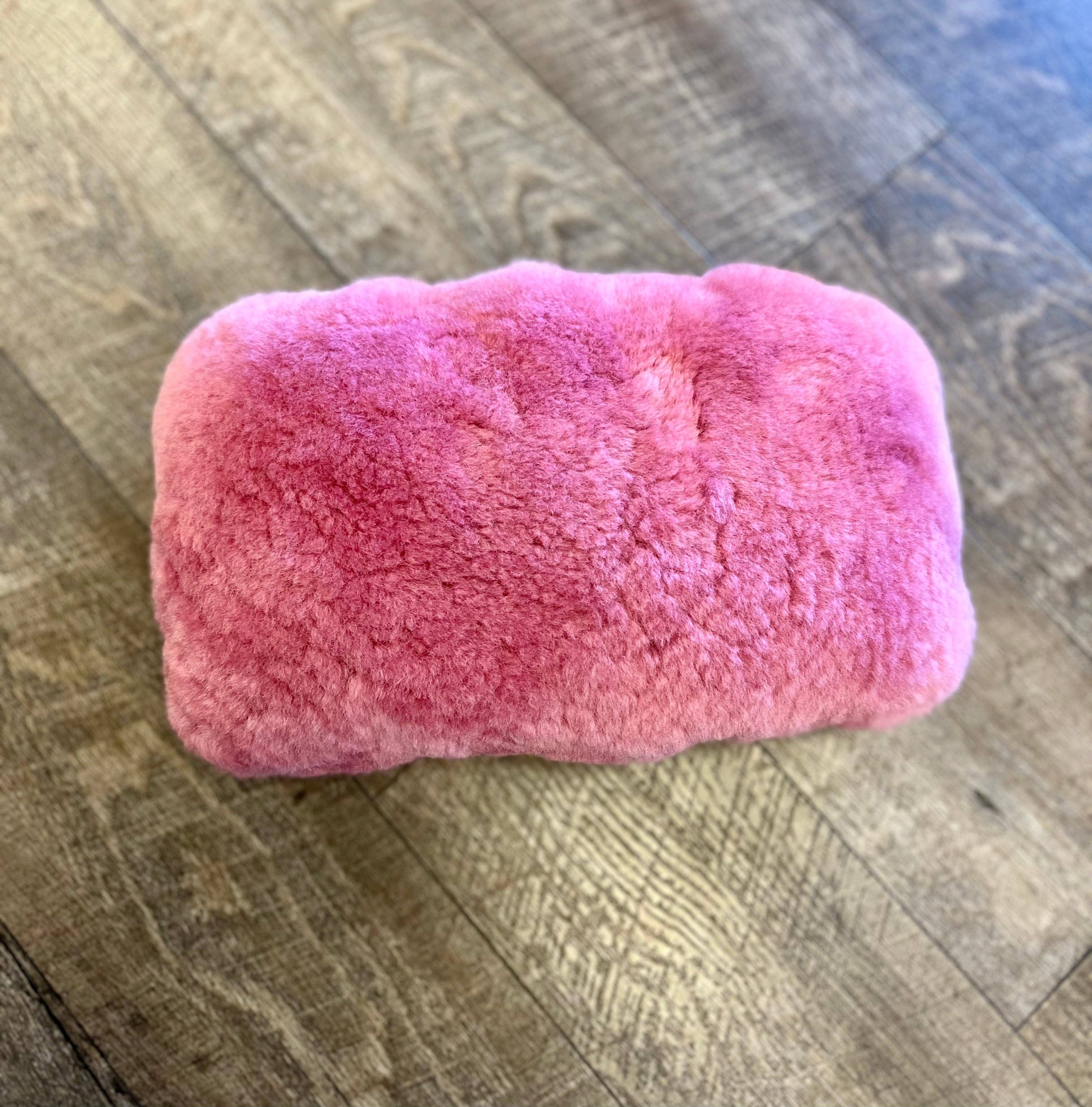 SuperLamb Footwear – wholesale Travel pillow – Sheepskin Headrest Neck Pillow10