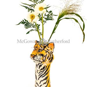 forsinke Elegance Anonym Purchase Wholesale tiger vase. Free Returns & Net 60 Terms on Faire.com